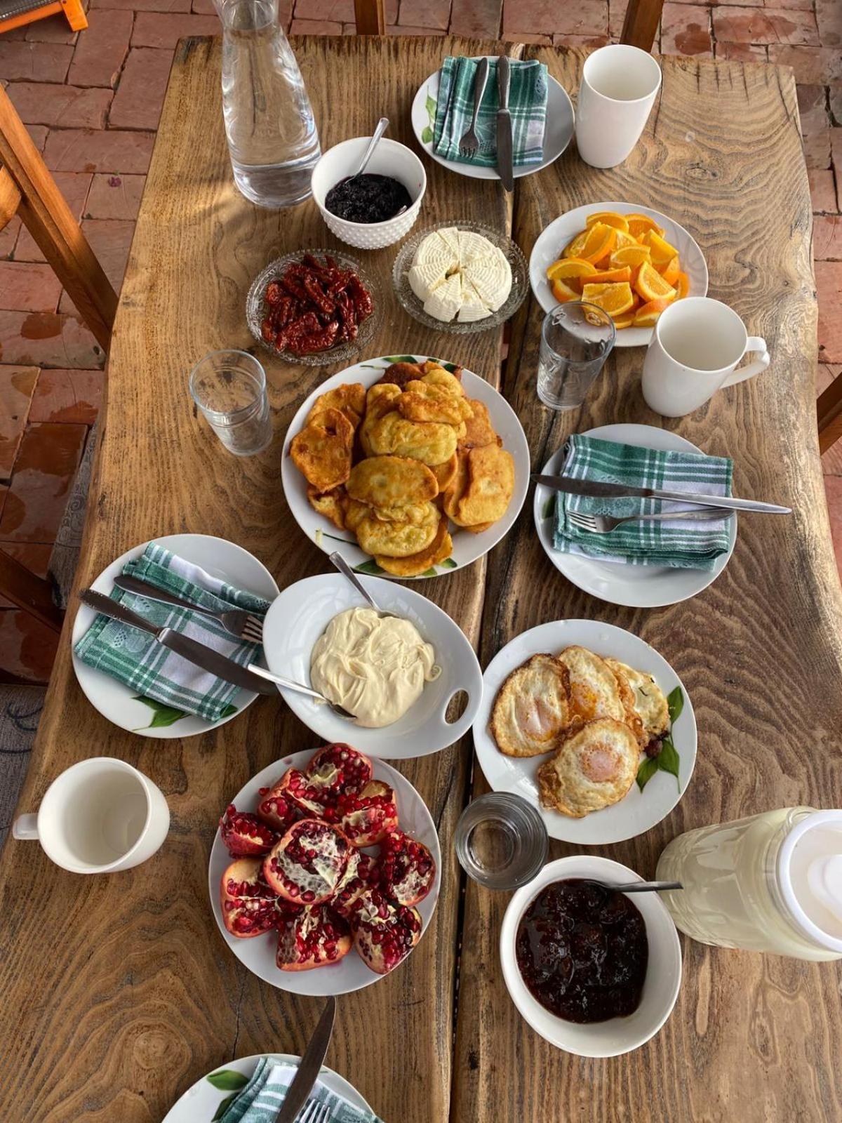 Guesthouse Vitoria - Mrizi I Zanave Fishte Екстер'єр фото